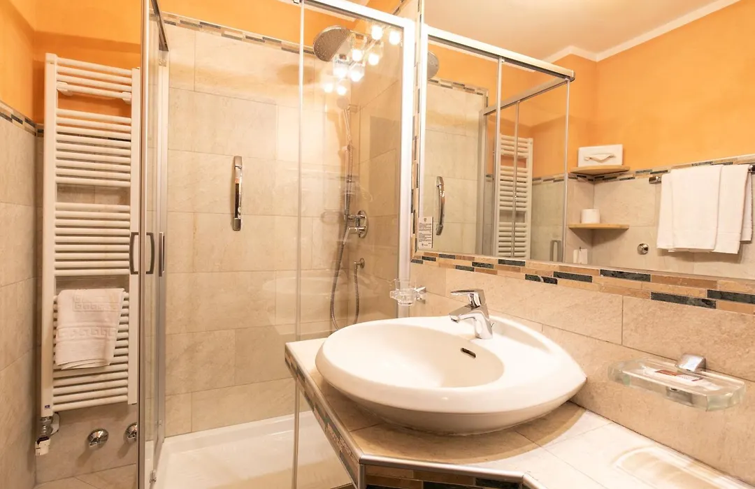 G. Hotel Des Alpes-1